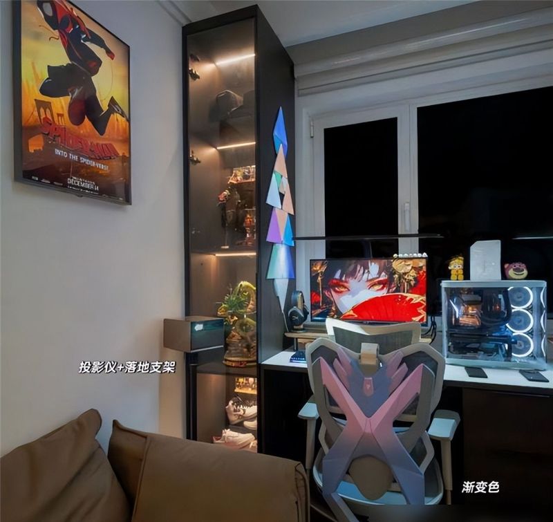 青岛新婚夫妻晒出10㎡次卧室：因翻修成炫酷电竞房走红，惹人羡慕 - 家居知识