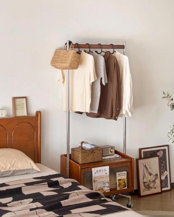 年轻人抛弃传统床头柜!这3种新设计高级又实用 传统床头柜已退出中国家庭!看看年轻人的新做法,高级美观实用 - 家居知识