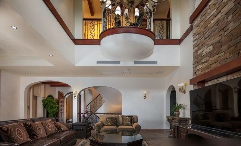难怪这么多人想买别墅，看了他700㎡的家，才明白美式风多经典 - 家居知识
