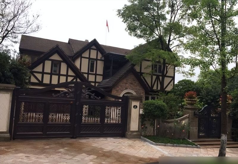 难怪这么多人想买别墅，看了他700㎡的家，才明白美式风多经典 - 家居知识