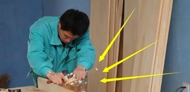 定制衣柜VS木工打柜,完工后差距惊人,看完再选不后悔! 衣柜是用“定制版”还是“木工做”?两种柜子做完,实力差距大 - 家居知识