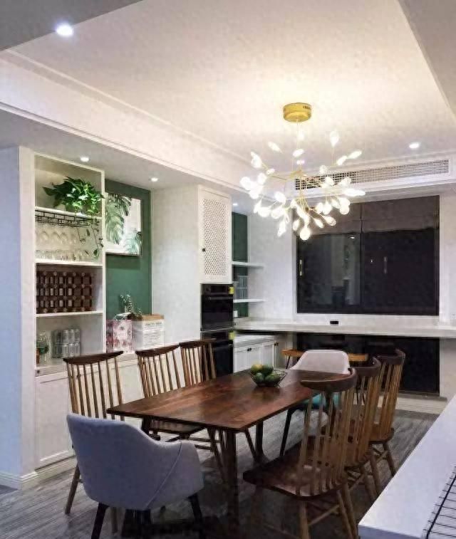 买房必看！这样装酒柜实用又显档次，一眼就爱上！