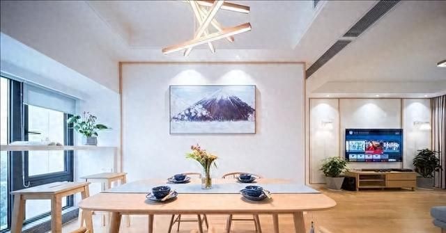 80后男主打造132㎡禅意日式婚房，简约温馨又舒适