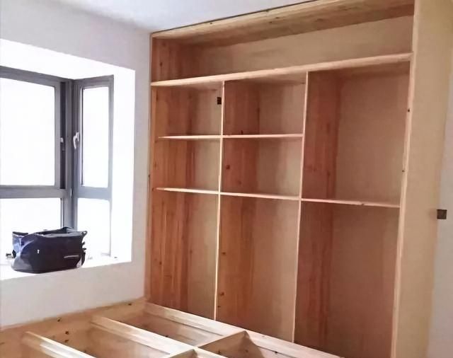 定制衣柜避坑指南,这5点不注意,我家惨痛教训! 定制衣柜千万要注意的这5点,我家被坑惨了,含泪经验分享! - 家居知识