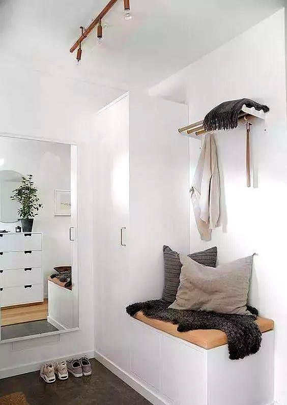 玄关变身时尚衣帽间,这些人性化设计让家更高级! 玄关改时尚衣帽间,这些人性化设计方案,你家也可以有! - 家居知识