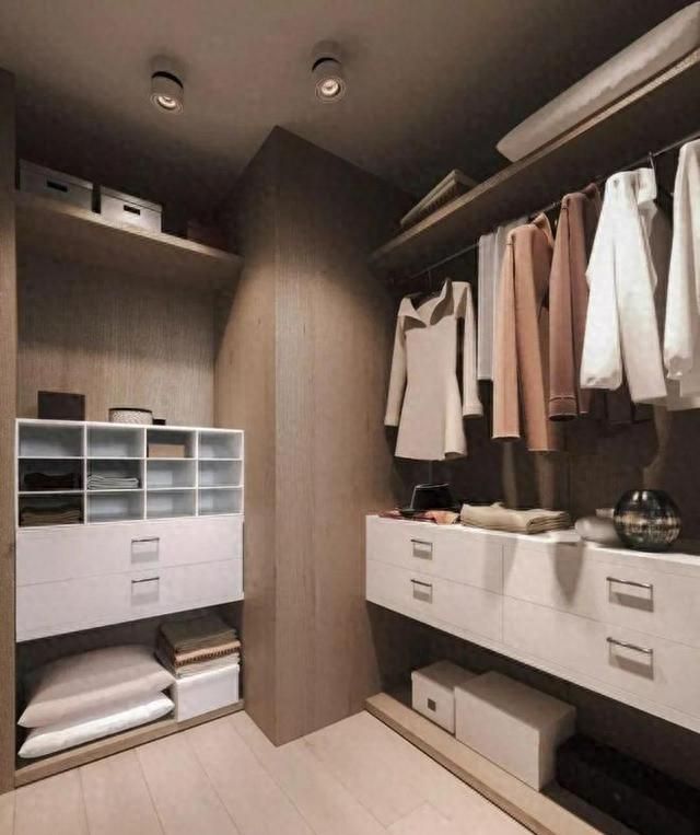 主卫改衣帽间不到半年就后悔？这样设计衣帽间才正确！