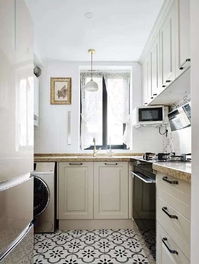 39㎡轻奢法式小宅,一进门就惊艳的优雅生活 39平米轻奢法式小户型,一进屋就被迷住,精致优雅又有气质 - 家居知识