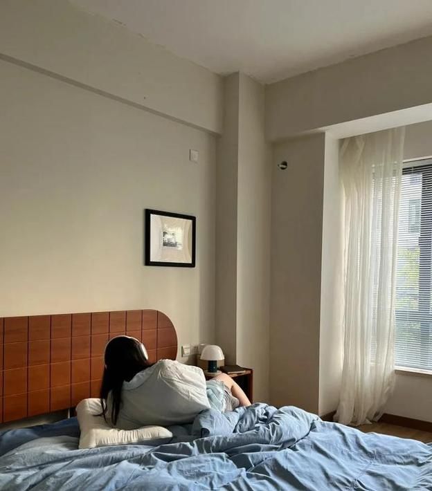 广东夫妇的极简风新家火了！不吊顶不石膏，网友：这才是家的模样 - 家居知识