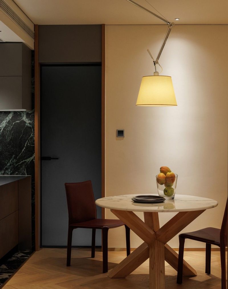 85㎡现代原木混搭之家,舒适设计挑不出毛病 这是我见过最舒心的家,面积85㎡,现代原木完美混搭,挑不出毛病 - 家居知识