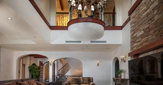 难怪这么多人想买别墅，看了他700㎡的家，才明白美式风多经典 - 家居知识