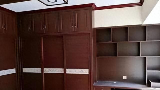 新中式风装修完工！山水画入户+实木线条，高级感拉满