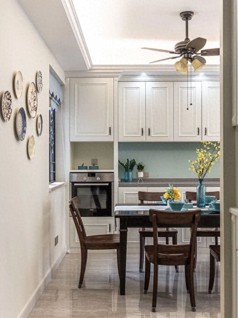 美式风四居室，简洁硬装打造高级格调，装修灵感参考