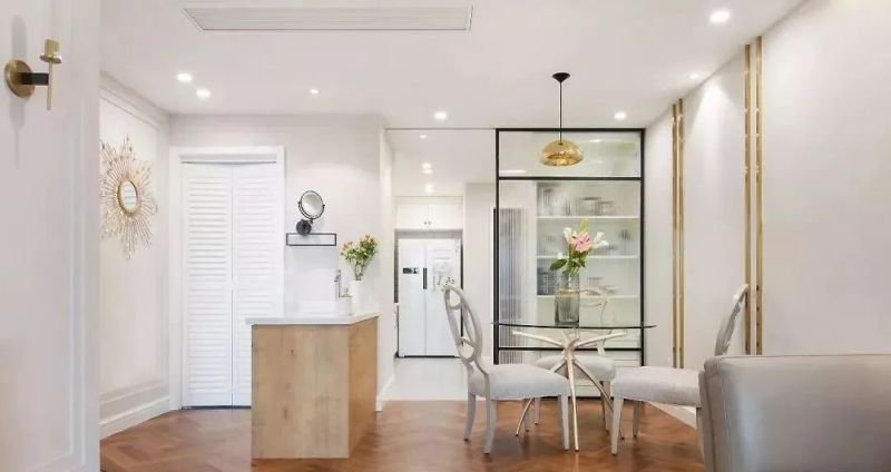 80㎡美式风新房：玄关铜质元素亮眼，轻奢浪漫感贯穿全屋 - 家居知识