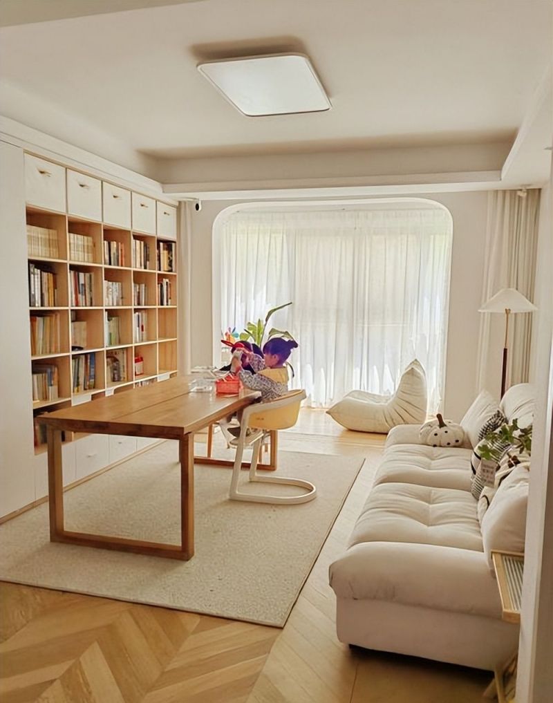 客厅满墙书柜,理想与现实的差距 客厅满墙书柜:理想很丰满,现实很骨感 - 家居知识