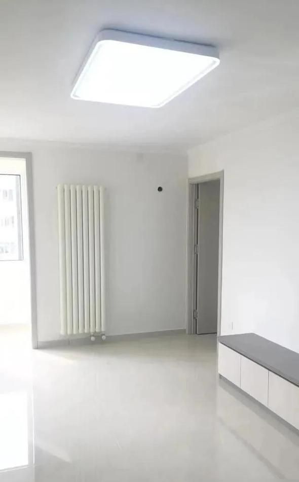 在北京终于有了自己的新房，超极简风装修，不做吊顶也很精致啊！ - 家居知识