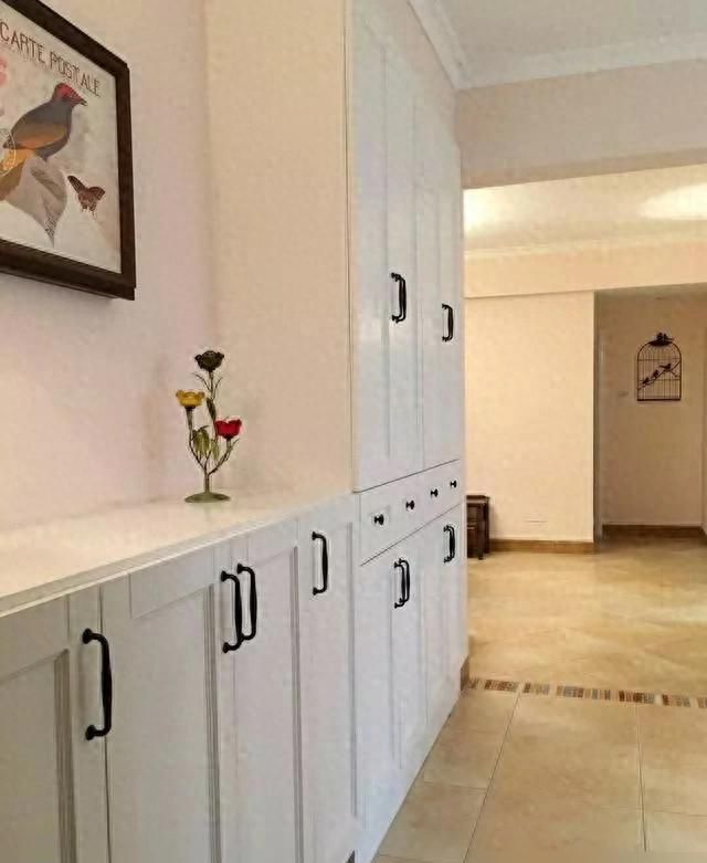 89平美式小宅，实用温馨设计，窗帘装法成亮点！