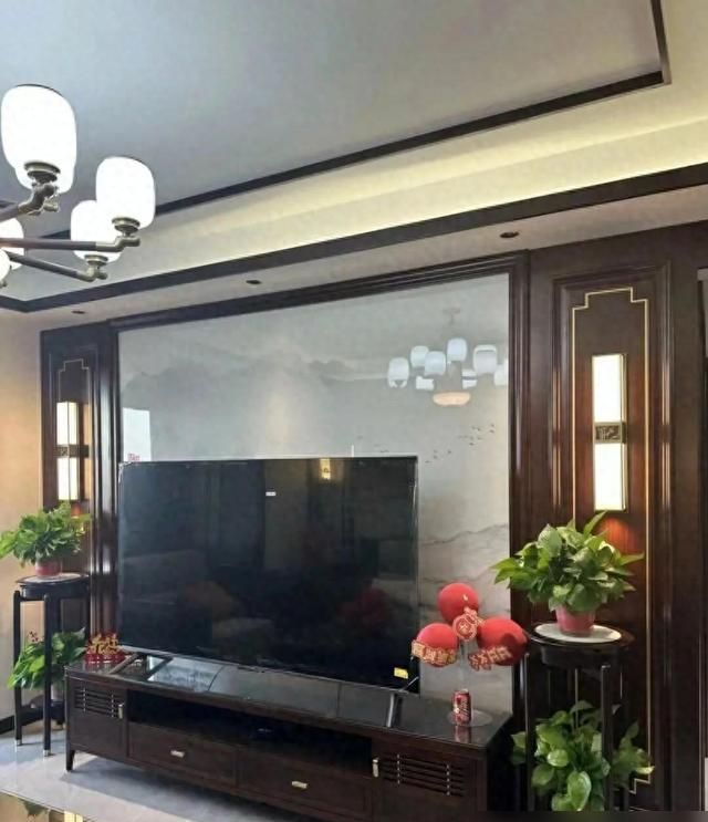 青岛退休夫妇打造高级新中式家居,岁月沉淀下的优雅格调 青岛一对退休夫妇的新家,那叫一个高级,日久弥新的新中式风格 - 家居知识