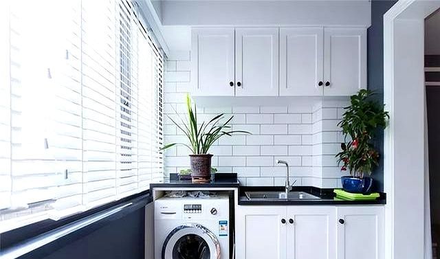 姥姥家阳台装了柜子，原来这么实用？省空间还漂亮，太有先见之明 - 家居知识