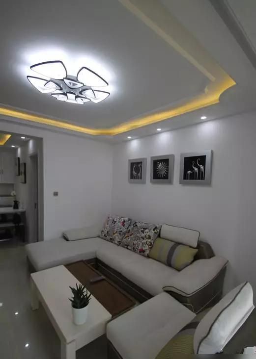 88平套房惊艳变身：创意入户鞋柜设计，美观又实用！ - 家居知识