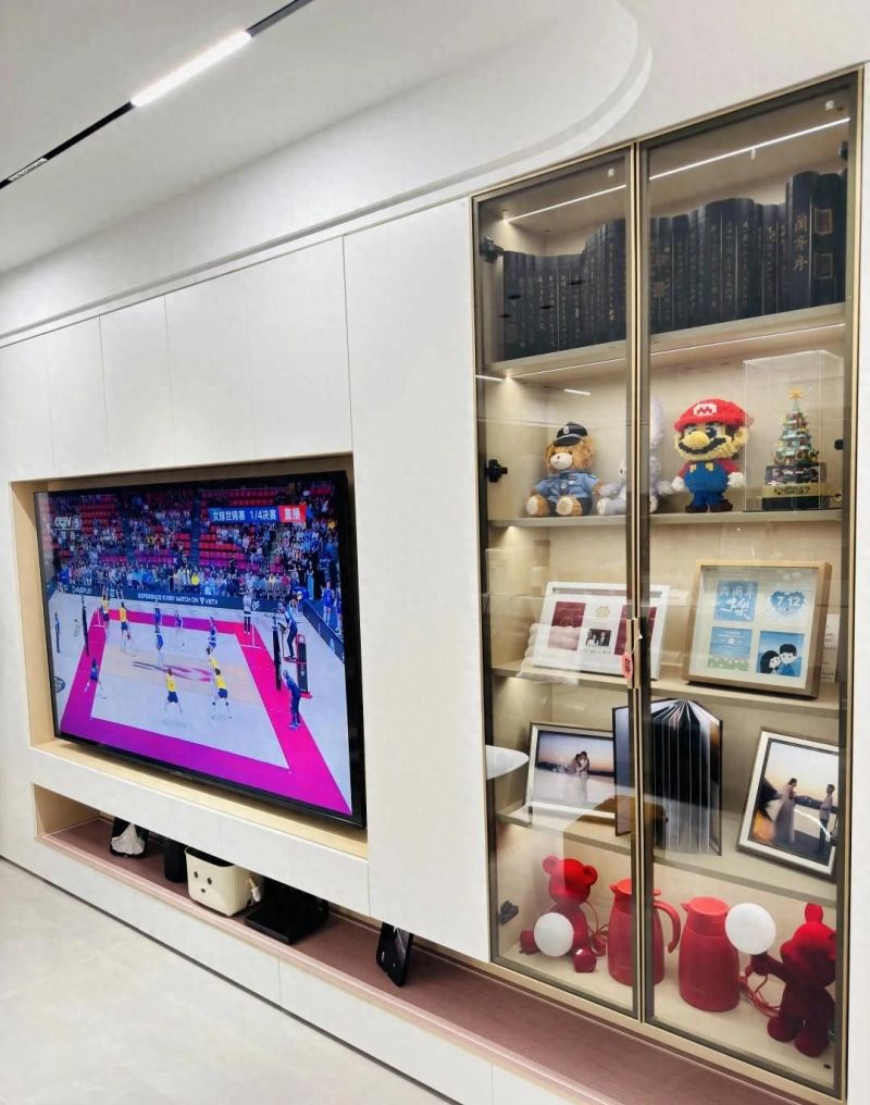 横厅满墙电视柜被妈妈吐槽难看，真的不好看吗？