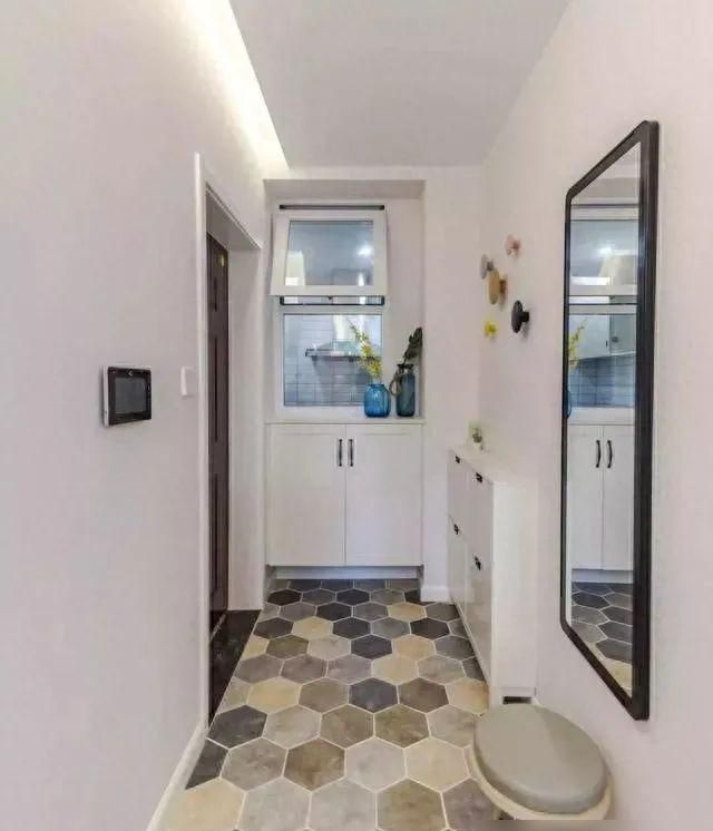 玄关鞋柜设计,美貌实用双惊艳,朋友进门直呼太赞! 玄关鞋柜这样设计,美貌与实用双全,朋友一进门就直呼“惊艳”! - 家居知识