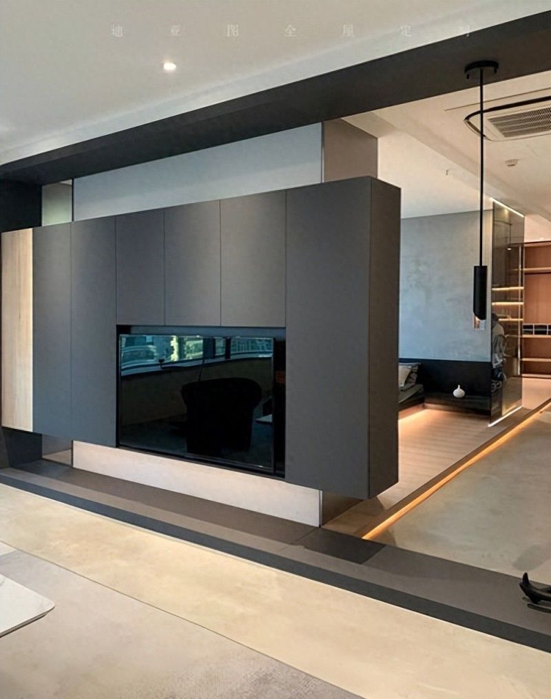 老公坚持做悬空电视柜引争执，完工效果惊艳全家！