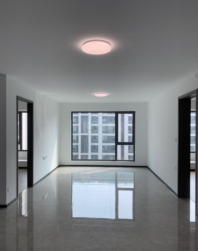 134m²极简私宅，光影与木质的诗意共鸣