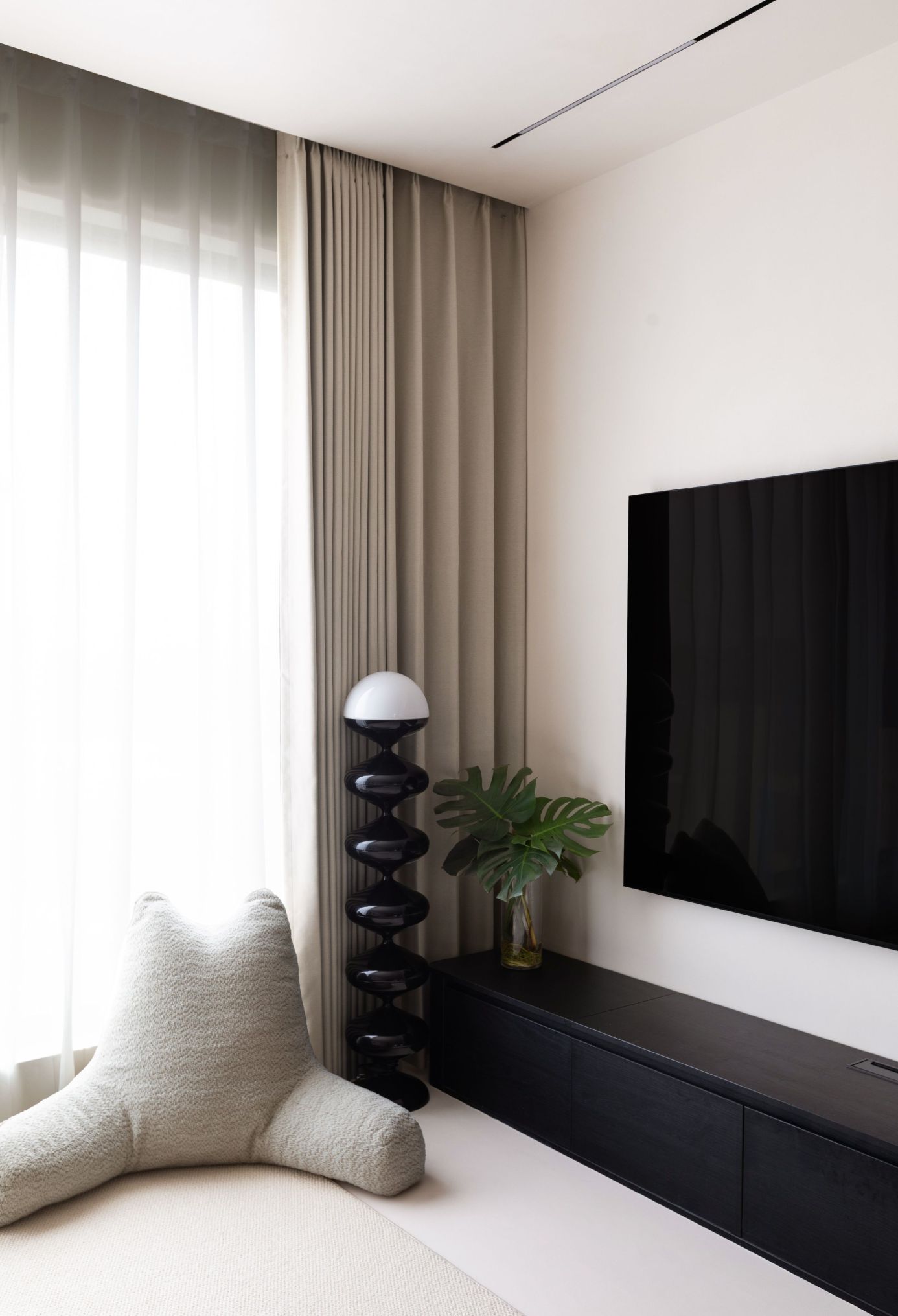 首发x陈洁｜134m²现代极简之家，光与木的静谧对话！ - 家居知识