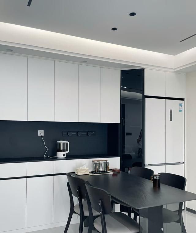 河南一姑娘，把87㎡小家㎡装出130㎡既视感？极简风太绝！晒晒 - 家居知识