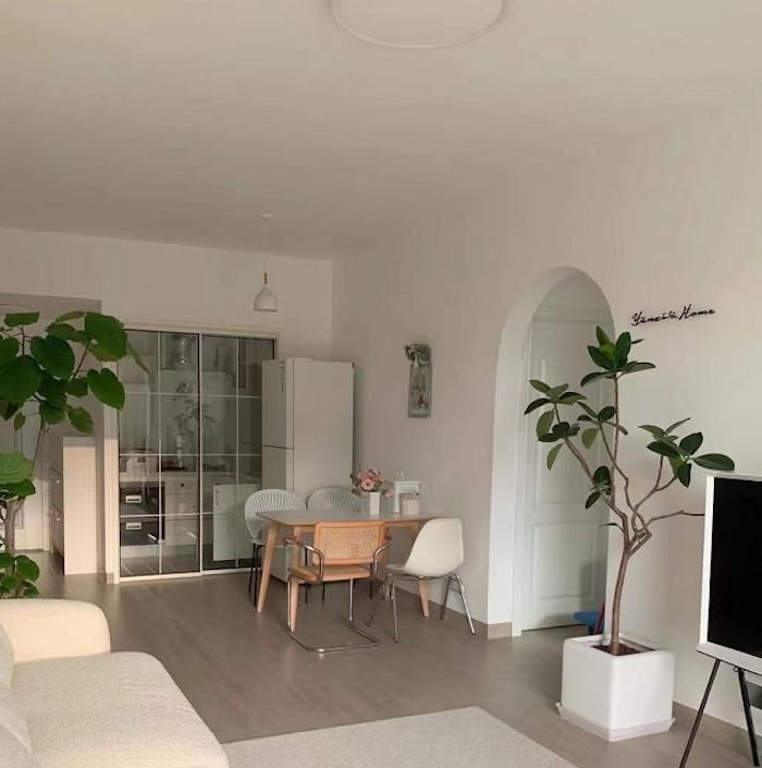 5步打造秋季爆款奶油风小屋,轻松get温馨治愈家 近年来,奶油小屋已成为家装界的流行趋势,这种温暖治愈的色调特别适合营造秋日氛围。只需5个简单步骤,你也能轻松打造属于自己的奶油风家居空间。