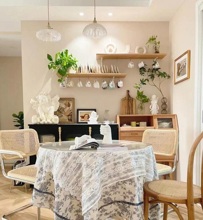 5步打造秋季爆款奶油风小屋,轻松get温馨治愈家 近年来,奶油小屋已成为家装界的流行趋势,这种温暖治愈的色调特别适合营造秋日氛围。只需5个简单步骤,你也能轻松打造属于自己的奶油风家居空间。