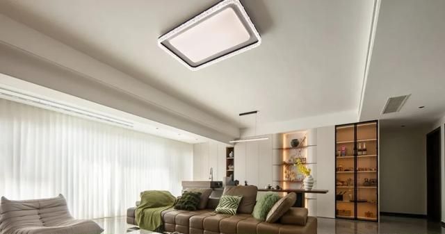 意式极简家,朝阳春天里的商务居家美学 意式极简家 于朝阳春天,勾勒商务与居家并存的理性美 - 家居知识