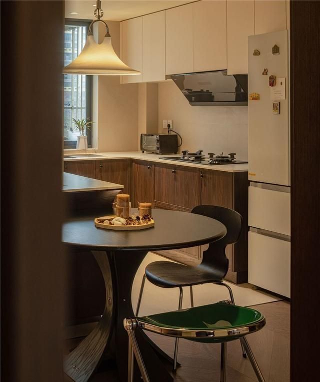 为什么越来越多人把家装成中古风？看完这位大姐家懂了，低调温馨 - 家居知识