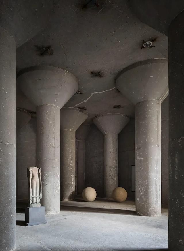 Axel Vervoordt为侄子设计侘寂风私宅 Axel Vervoordt新作,为侄子打造的侘寂之家 - 家居知识