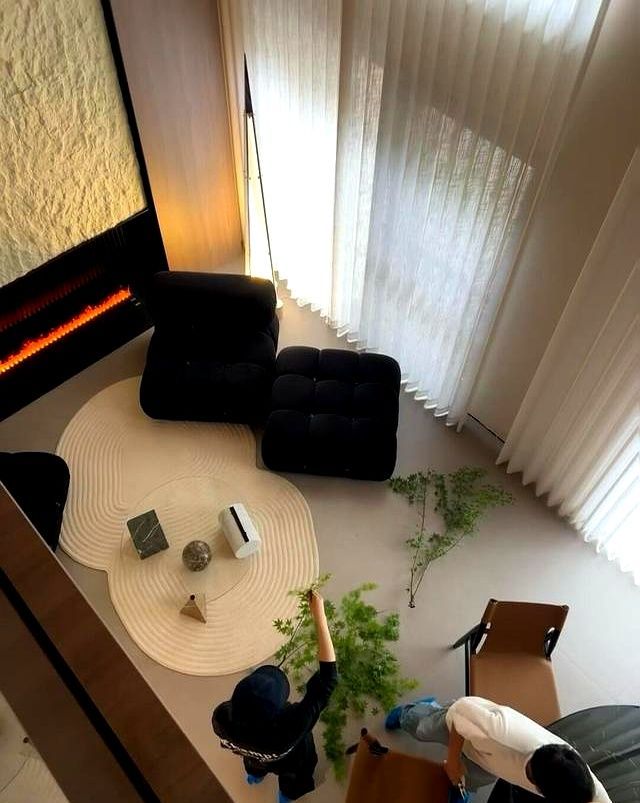 🌿设计师视角｜挑空别墅的材质美学，在侘寂与现代间找平衡 - 家居知识