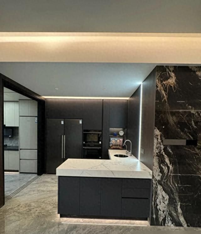 南京美女230㎡意式大平层惊艳曝光，奢华装修让人流连忘返