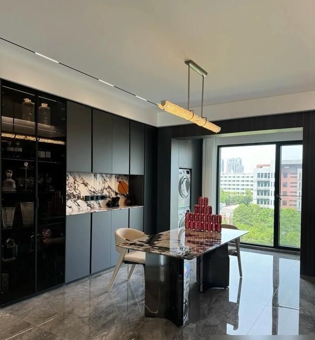 南京美女晒出230平米意式大平层,一进去不想出来,装修太漂亮 - 家居知识