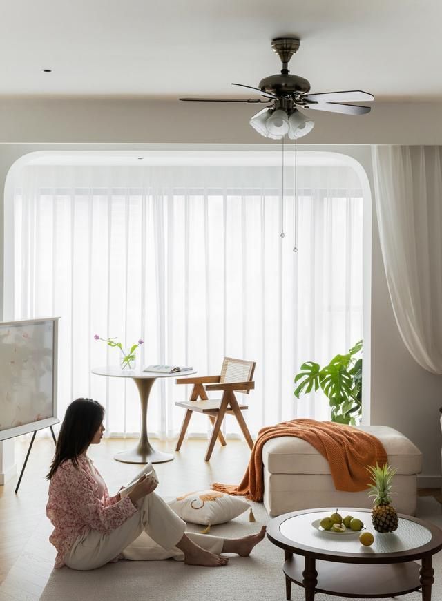 这对夫妻有远见，把家装成现代美式，轻硬装重软装，室内简洁高级 - 家居知识