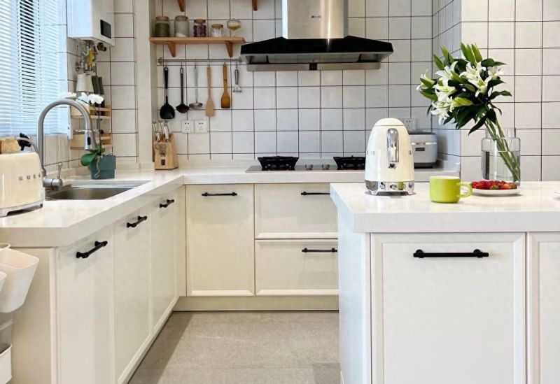 年轻人厨房不装橱柜？这些创意方案让人眼前一亮