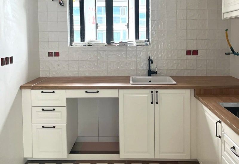 厨房装修不定制橱柜，还可以怎么装？看了年轻人的做法，被折服了 - 家居知识