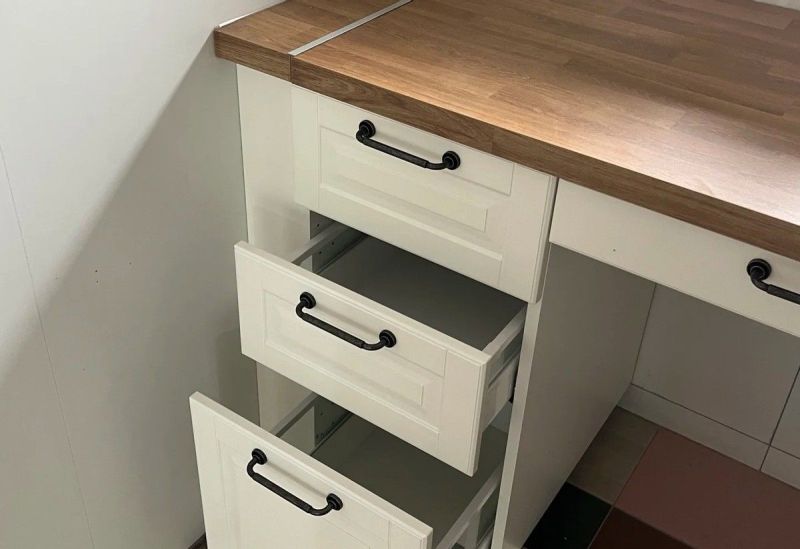 厨房装修不定制橱柜，还可以怎么装？看了年轻人的做法，被折服了 - 家居知识