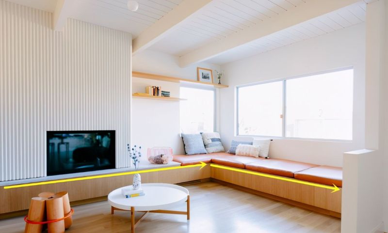 第一次见柜子这样做！环绕客厅一周，沙发和电视柜都省了 - 家居知识