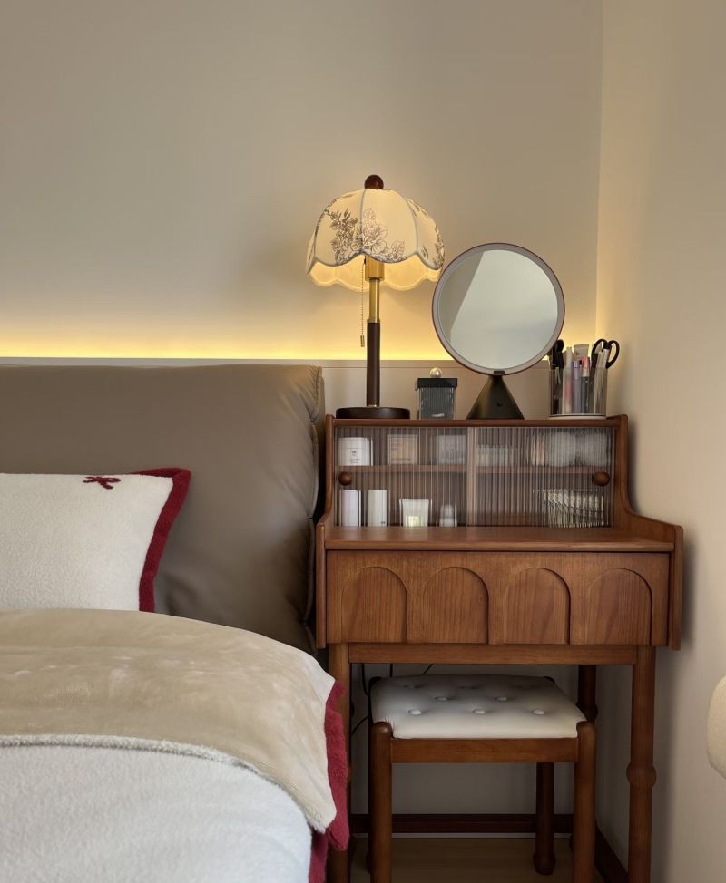 卧室不摆床头柜也行！8种“替代方案”有颜且实用，哪种适合你？ - 家居知识