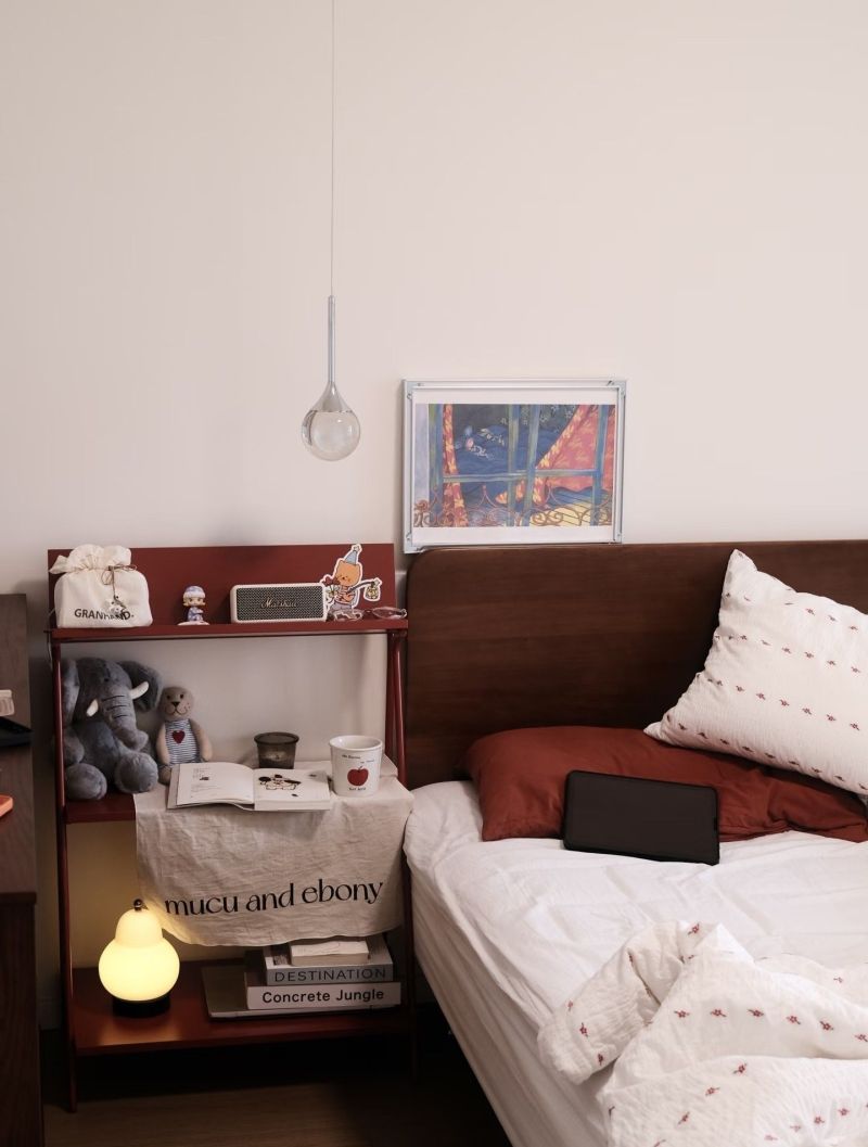 卧室不摆床头柜也行！8种“替代方案”有颜且实用，哪种适合你？ - 家居知识