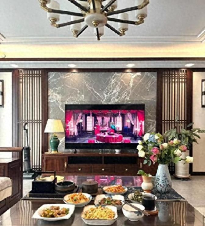 河北女子224㎡顶层复式打造新中式雅居，窗明几净尽显东方韵味