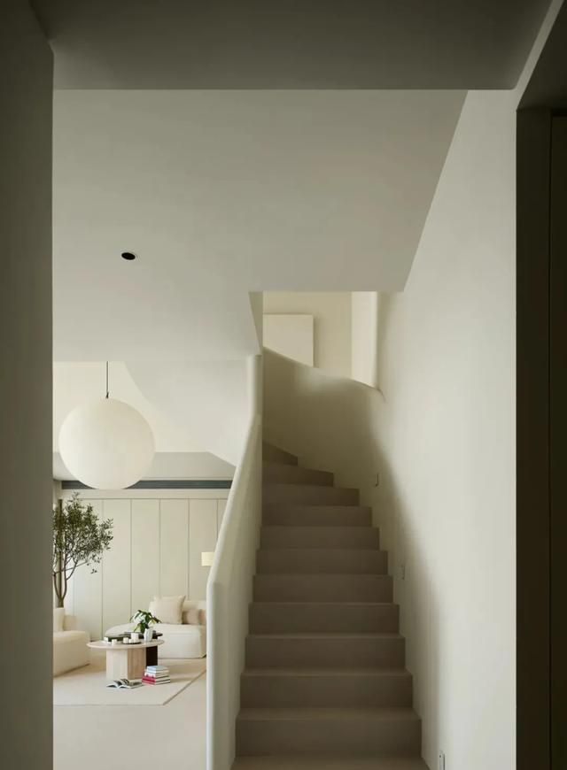 奶油轻侘寂，将生活过成一场私人艺术展 - 家居知识