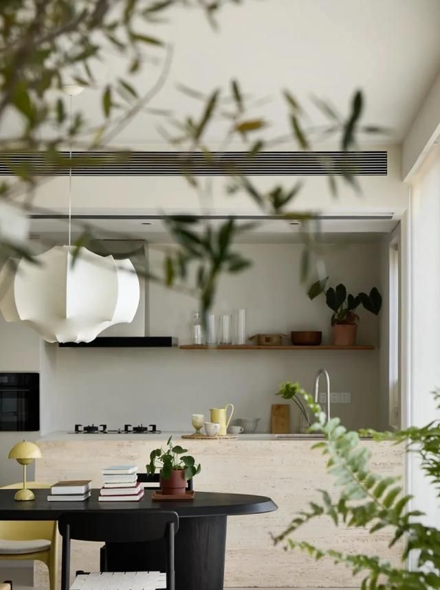 奶油轻侘寂，将生活过成一场私人艺术展 - 家居知识