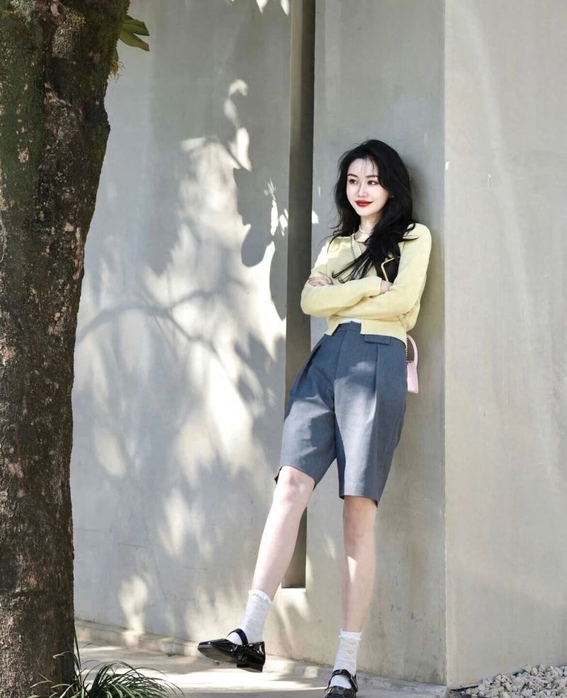 秋日风格混搭，甜酷、复古与休闲的时尚碰撞