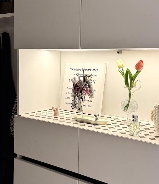 上海发现一户人家的鞋柜，做法太实用了，网友：堪称收纳狂魔！ - 家居知识