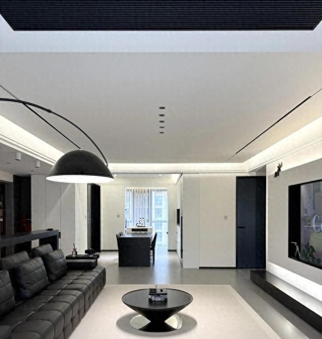 现代简约风，纯粹线条勾勒空间轮廓